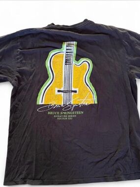 Hard Rock Cafe Bruce Springsteen Black Tee with Yellow Guitar Graphic